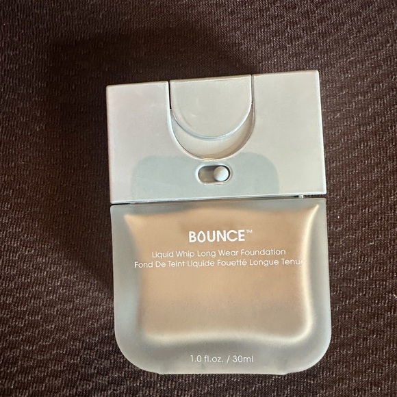 Beautyblender Bounce Airbrush Liquid Whip Concealer & foundation - Picture 6 of 7